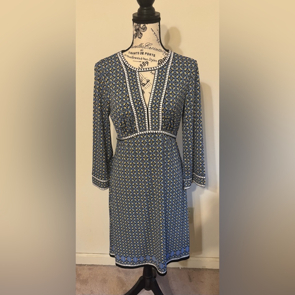 Max Studio Blue Sheath Dress with Bib Collar and V-Neck